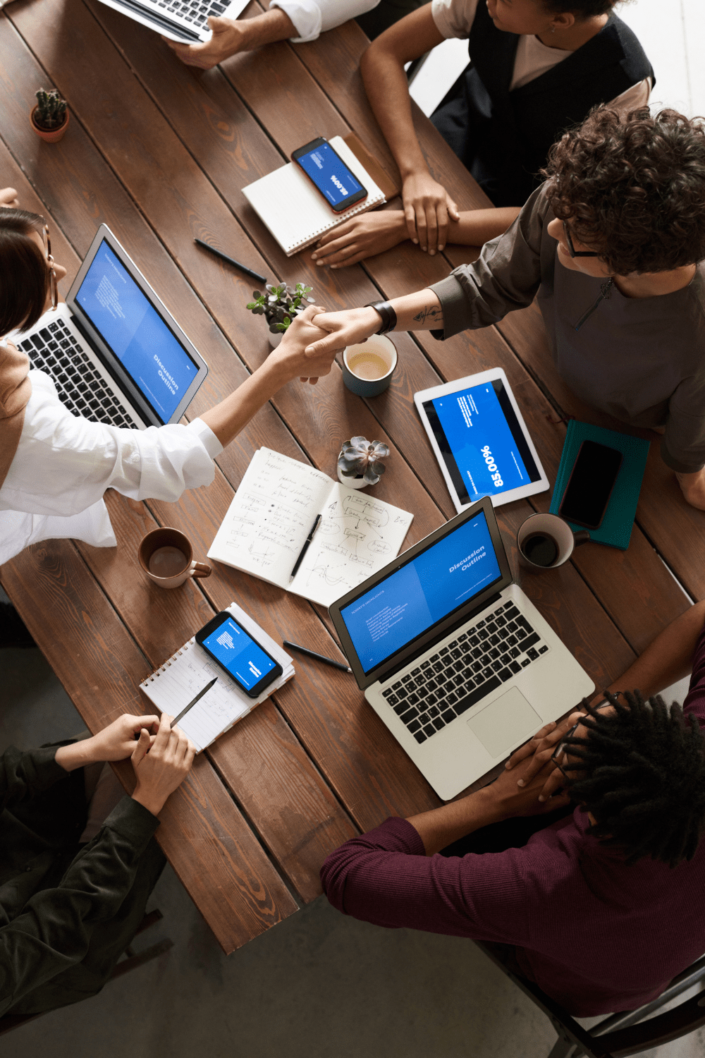 Agente de IA para pré-vendas B2B operando 24 horas — qualificação de leads, follow-up automático e suporte ao SDR